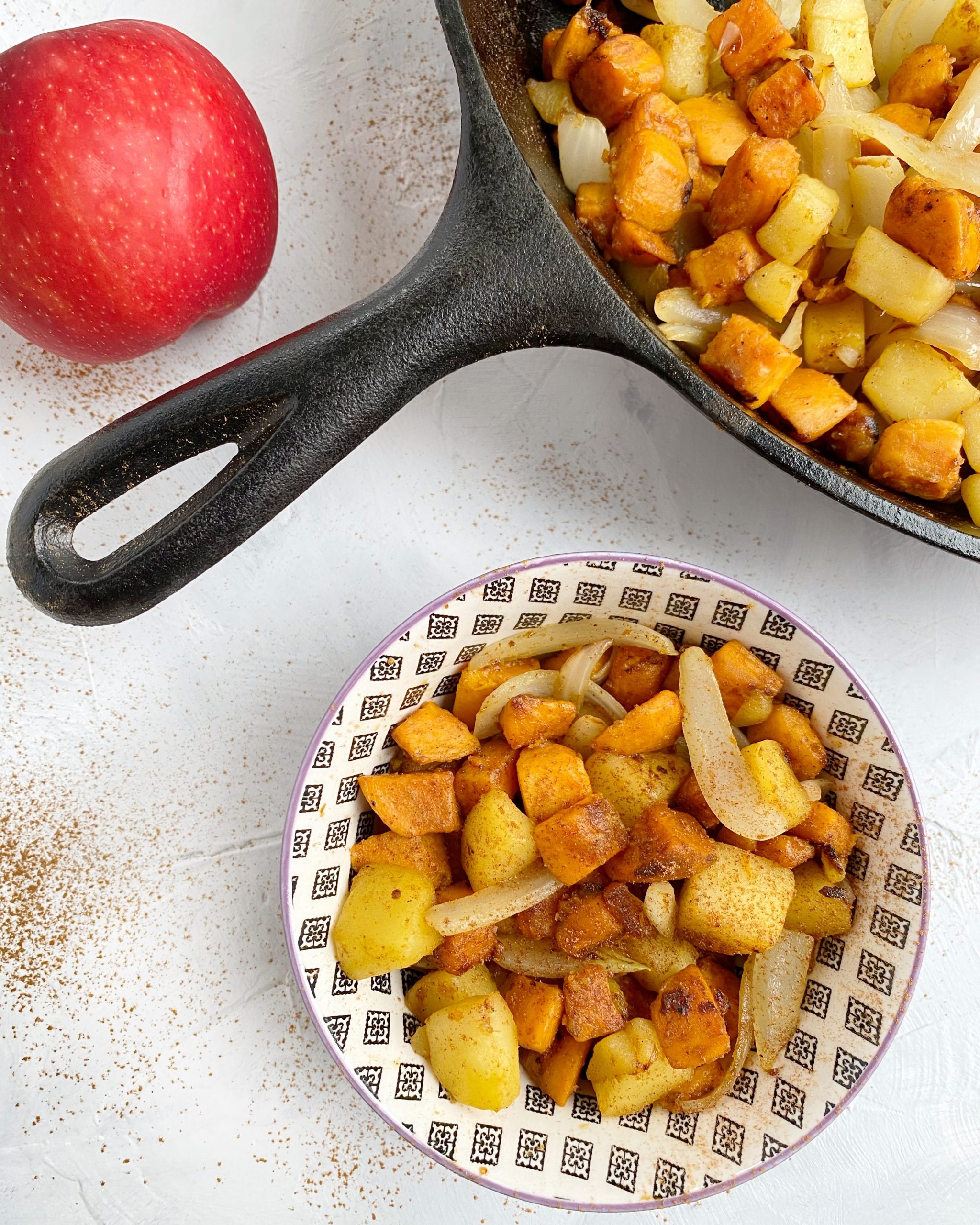 sweet potatoes with apples and onions